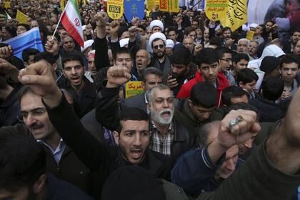 Protestas frente a la embajada norteamericana en Teherán