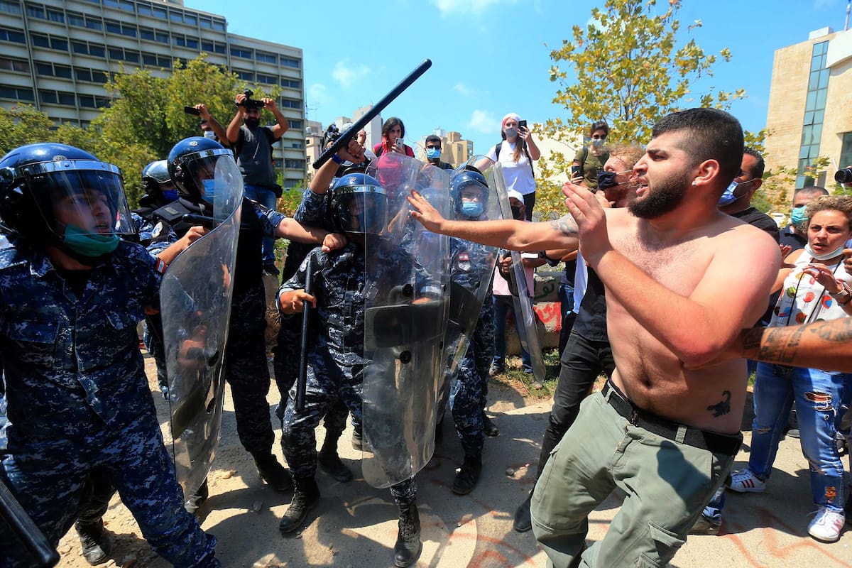 Protestas frente al ministerio de energía, en Beirut