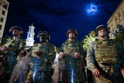 Protestas por George Floyd: militarizada como una ciudad en guerra, Washington brindó una protesta pacífica