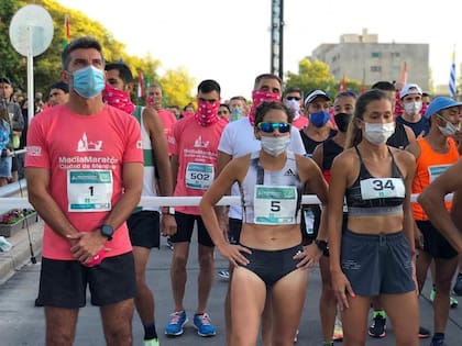 Protocolos de entrega de kits en la Media Maratón de Mendoza