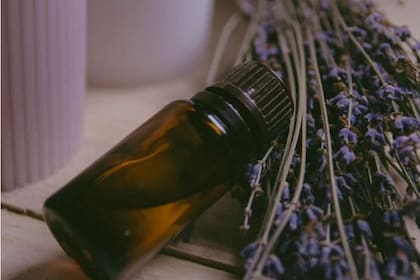 Proviene de la lavanda y es muy beneficioso para la salud