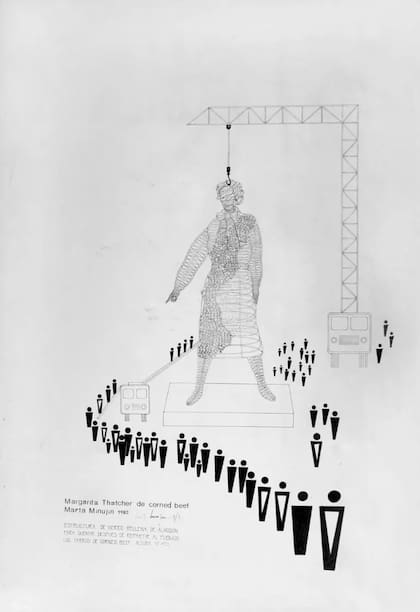 Proyecto una obra de Marta Minujín de 1982 con la figura de Margaret Thatcher en hierro, lista para ser quemada