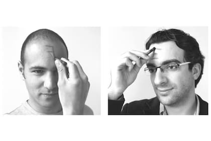 Prueba de descentramiento perceptivo: los participantes deben dibujar una E en la frente. Laurent Bègue Shankland, en Psicología del bien y del mal, Odile Jacob, 2011