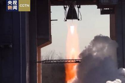 Prueba del motor del cohete Larga Marcha 5B