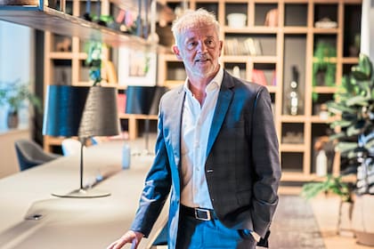 Pruimboom recomienda desarrollar más el hemisferio derecho del cerebro