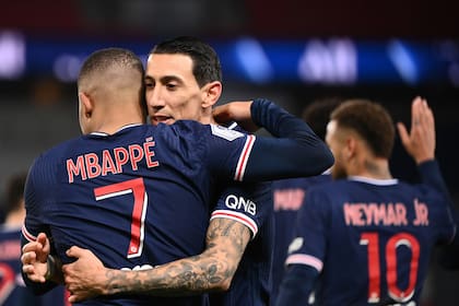PSG derrotó por 4-0 a Montpellier, con dos goles de Mbappé, uno de ellos asistido por Di María
