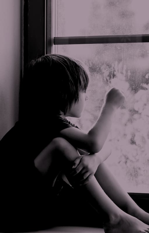 Psicólogos, psiquiatras y otros referentes en infancia subrayan la importancia de concientizar acerca de que el abuso sexual contra niños, niñas y adolescentes implica distintos tipos de conductas, que pueden o no involucrar el contacto físico; todas son igual de devastadoras para las víctimas