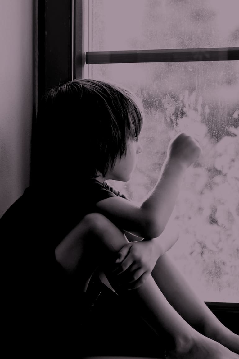 Psicólogos, psiquiatras y otros referentes en infancia subrayan la importancia de concientizar acerca de que el abuso sexual contra niños, niñas y adolescentes implica distintos tipos de conductas, que pueden o no involucrar el contacto físico; todas son igual de devastadoras para las víctimas