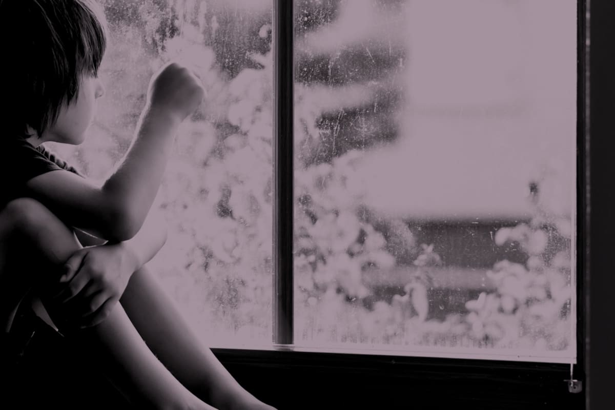 Psicólogos, psiquiatras y otros referentes en infancia subrayan la importancia de concientizar acerca de que el abuso sexual contra niños, niñas y adolescentes implica distintos tipos de conductas, que pueden o no involucrar el contacto físico; todas son igual de devastadoras para las víctimas