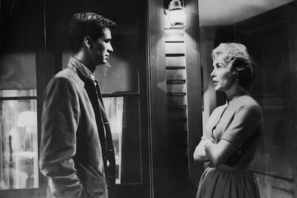 Una escena entre Anthony Perkins y Janet Leigh.
