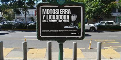 Publicidad de la empresa Philco de Tierra del Fuego, celebrando al Gobierno
