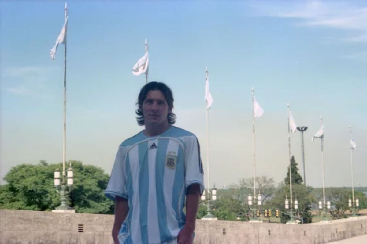 Publicó fotos inéditas de hace 20 años de Messi y fue tendencia mundial: “Me parecía muy egoísta guardármelo”