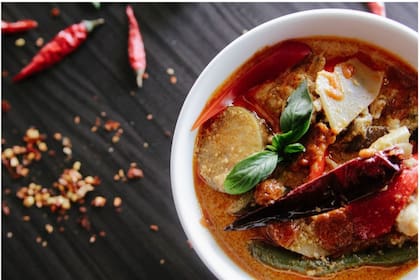 Puchero de rabo con pirón y porotos tape