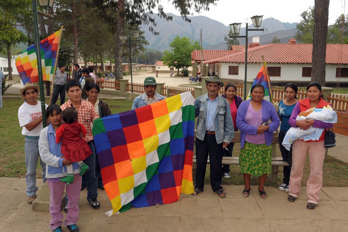 Pueblos originarios en Salta, en uno de los frecuentes acampes para defender las tierras que ocupan