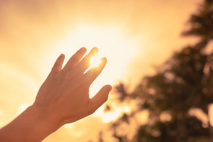 Puede ocurrir en cualquier momento, pero a menudo ocurre cuando las personas están expuestas a mucho más sol de lo que sus cuerpos están acostumbrados
