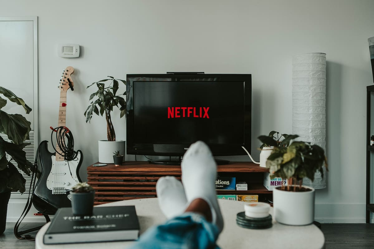 Puede parecer sencillo, pero etiquetar contenidos para las plataformas de streaming tiene sus exigencias, advirtió una joven británica que trabaja para Netflix