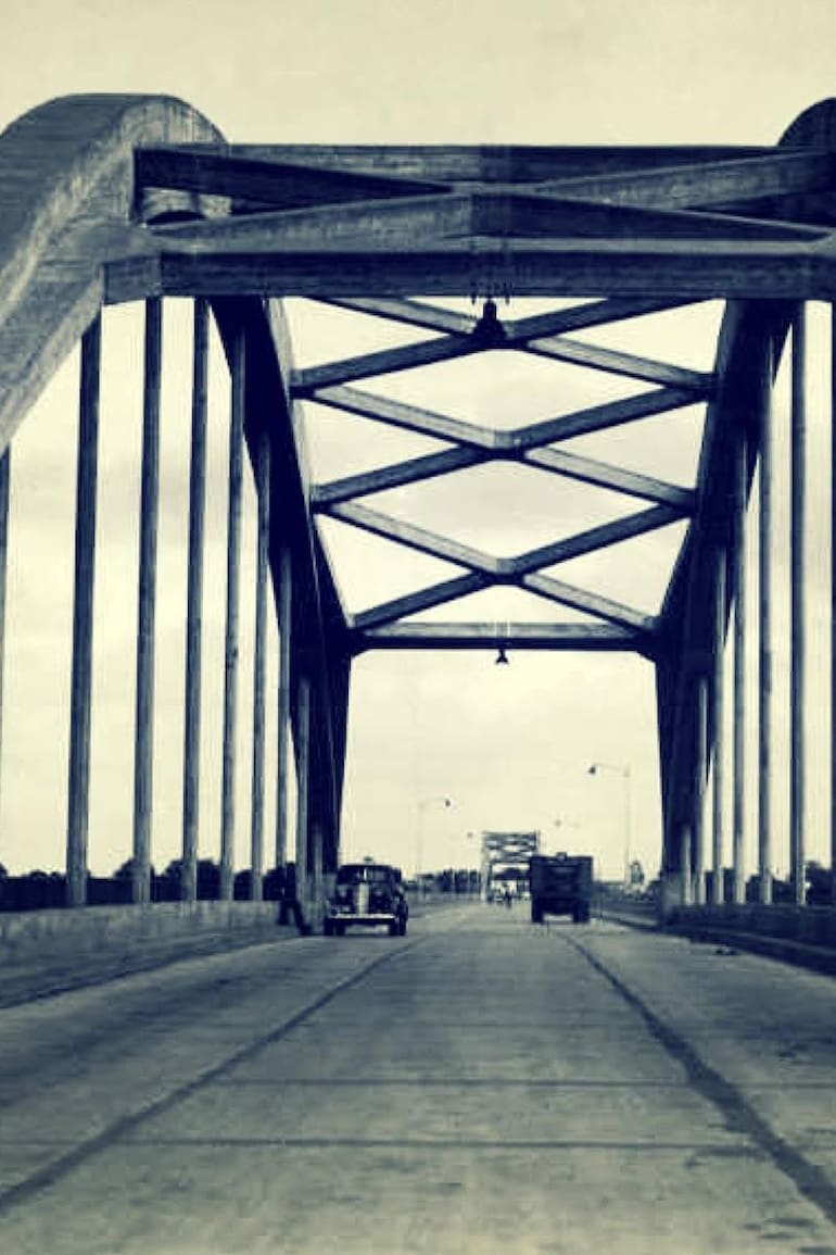 Puente carretero en 1942.