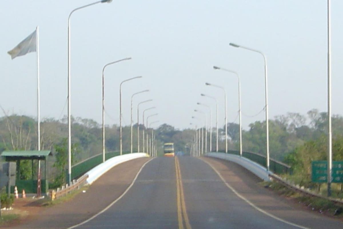 Puente Internacional Tancredo Neves