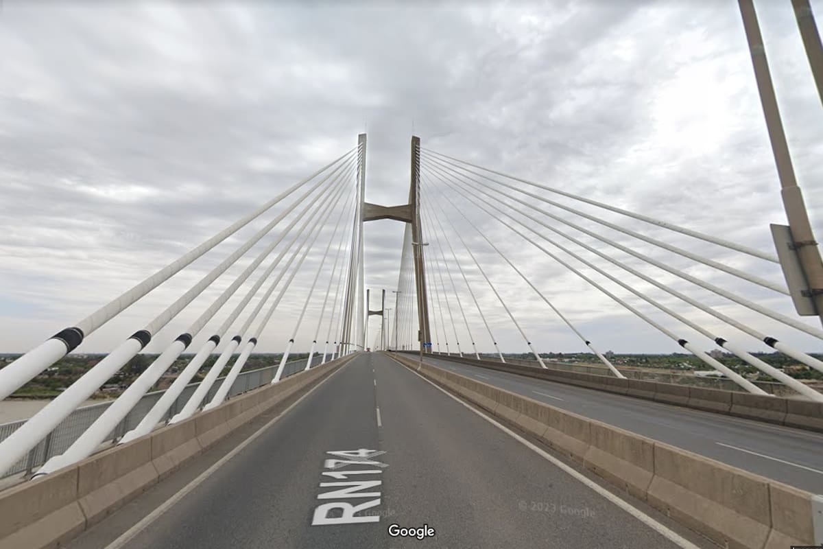 Puente “Nuestra Señora del Rosario" que une Rosario con Entre Ríos