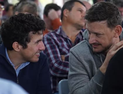Puerta y Kiczka y una de las varias fotos donde muestran el gran entendimiento entre ellos dos, divulgadas por el propio puertismo antes de la caída en desgracia del hoy prófugo de la Justicia.