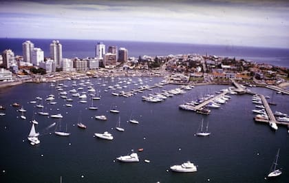 Puerto de Punta del Este antes de la ampliación. Punta del Este cumple 115 años. (Foto: Archivo El País)