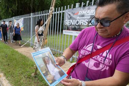 Puerto Rico saca rédito de Bad Bunny mientras miles viajan a la isla para sus conciertos