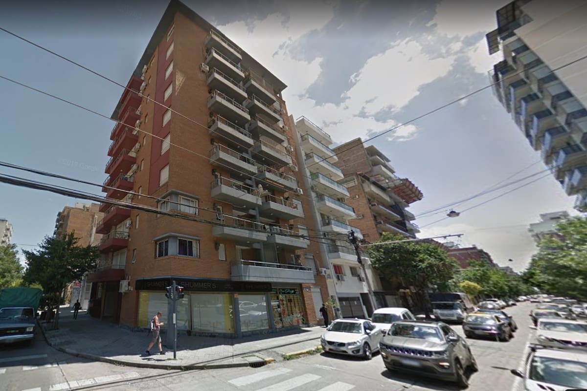 Pueyrredón al 1200, en el macrocentro de Rosario, escenario de un presunto pacto suicida de una pareja de jubilados durante la cuarentena por el coronavirus