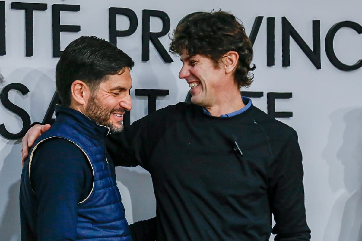 Pullaro y Lousteau, durante un encuentro del radicalismo en Santa Fe