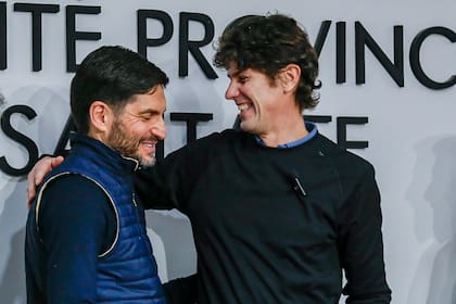 Pullaro y Lousteau, durante un encuentro del radicalismo en Santa Fe