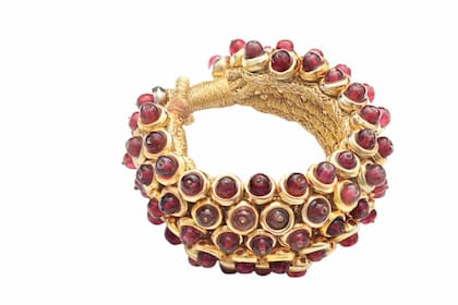 Pulsera con gemas, US$ 543-815.