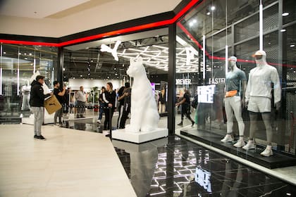 PUMA marcó un hito histórico inaugurando su local más grande de Latinoamérica en Unicenter