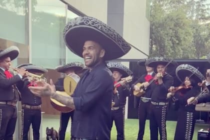 Pumas sorprendió con el fichaje de Dani Alves y los aficionados del fútbol mexicano lo recibieron con memes