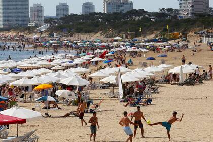 Punta del Este: pese a las críticas recibidas, los argentinos aman a los uruguayos