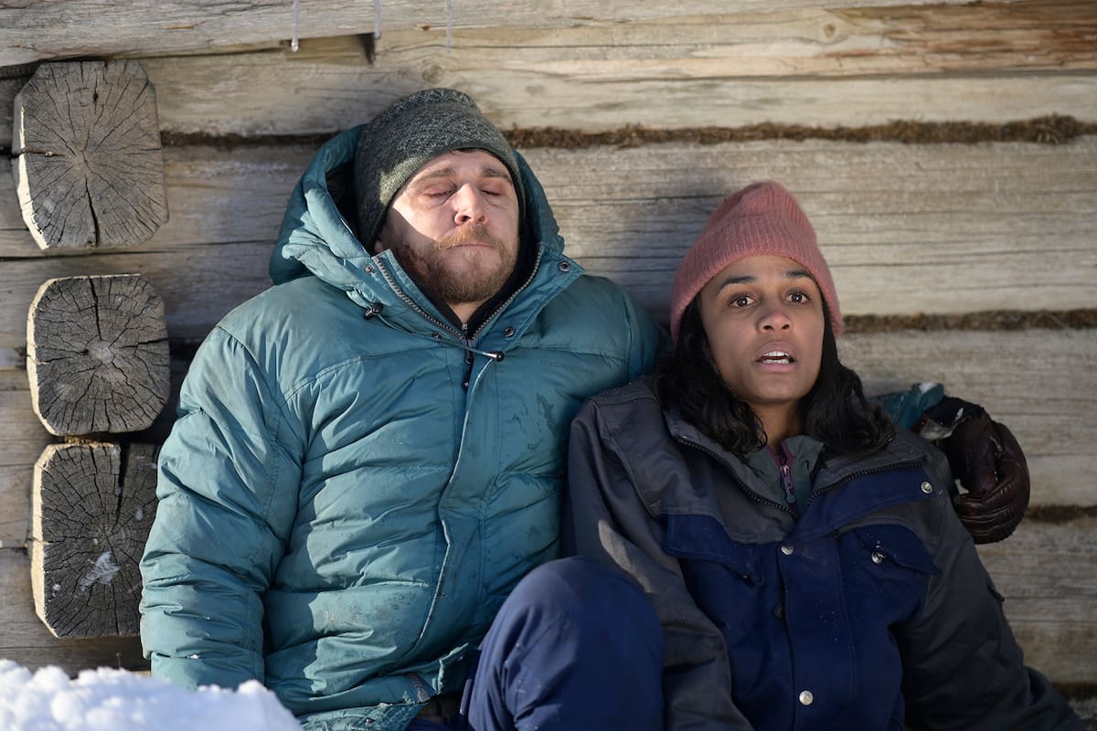 Punto rojo es un thriller que intenta hacer equilibrio entre el drama íntimo de una pareja y una sangrienta cacería en la nieve