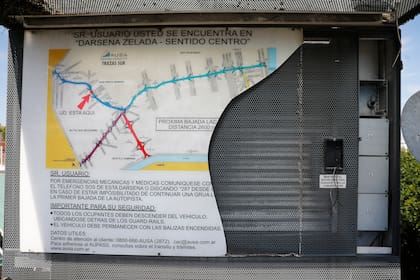 Hay dársenas de emergencia en las autopistas que se encuentran deterioradas