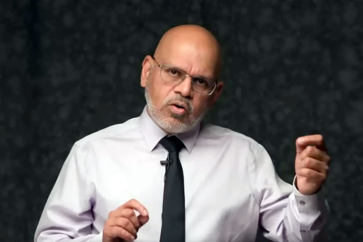 Punya Mishra dice que los modelos de IA son como "un pasante inteligente, borracho y complaciente”