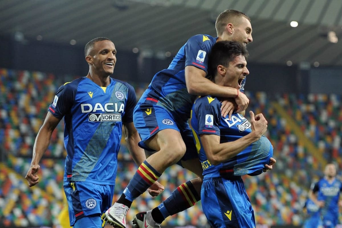 Pusetto festeja el tercero de Udinese que se quedó con su primera victoria en el campeponato