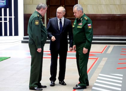 Putin junto a los líderes militares rusos