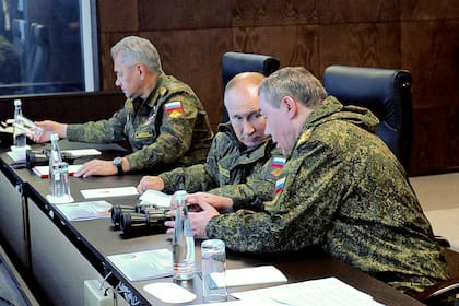 Putin junto a Sergei Shoigu y Valery Gerasimov, en 2022