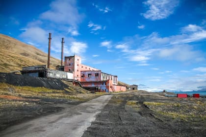 Pyramiden fue abandonado tras no funcionar el negocio del carbón (Foto Unsplash)