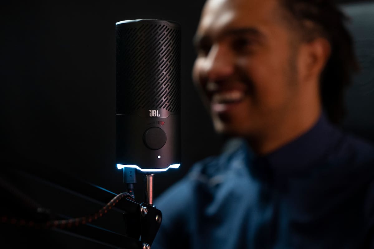 Quantum Stream es el primer micrófono para streamers de JBL