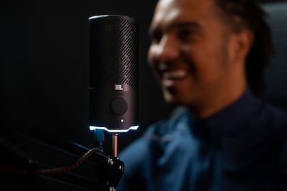 Quantum Stream: así es el primer micrófono de pie de JBL que ya se vende en  el país - LA NACION
