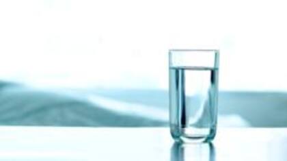 Si se toma agua apenas uno se levanta, rápidamente las células empiezan a funcionar bien