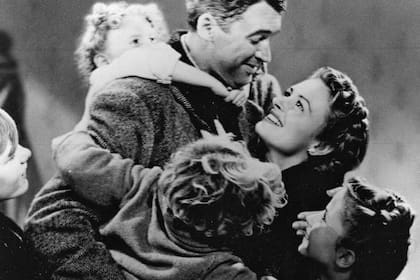 James Stewart y Donna Reed en ¡Qué bello es vivir!, de Frank Capra, el modelo más clásico de película navideña
