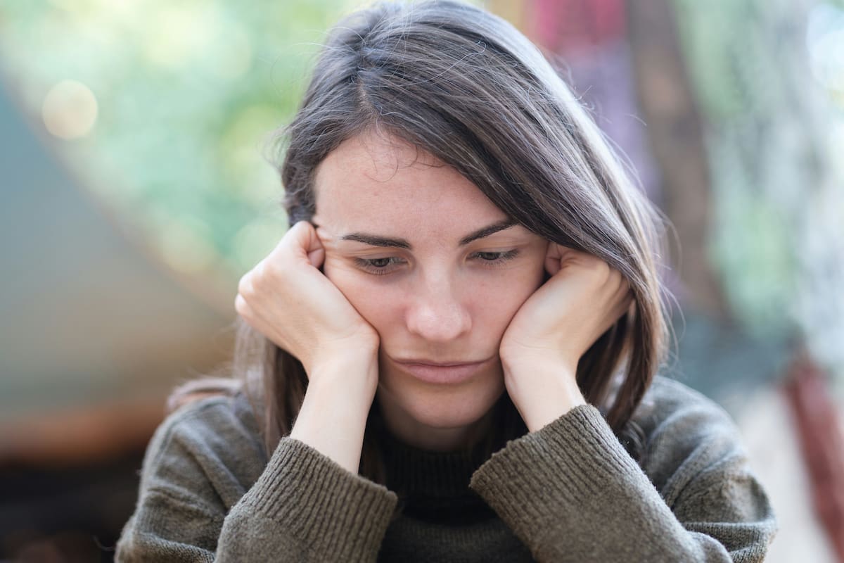 Qué características tienen las personas que fueron abandonadas por sus padres, según la psicología