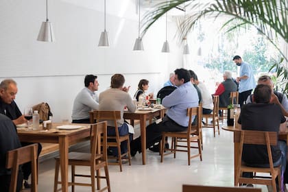 Que Christian Petersen tenga un restaurante de carnes es un verdadero lujo para los comensales porque el chef está fascinado con este mundo.