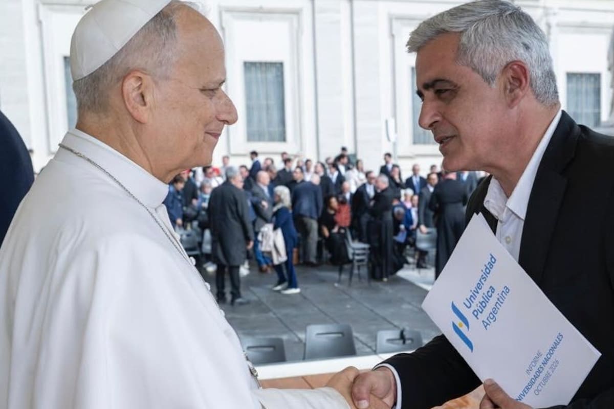Qué dice la carta que las universidades argentinas le entregaron al papa León XIV sobre la crisis educativa