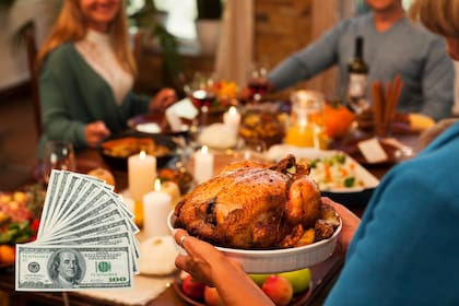 Qué dice la ley de Estados Unidos sobre el pago de horas extras en Acción de Gracias (Freepik)