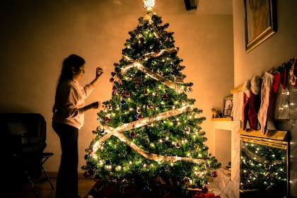Qué dicen las tradiciones sobre la fecha para encender las luces del árbol de Navidad