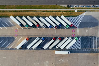 Qué documentos necesita un migrante para probar residencia y sacar la licencia CDL desde el 1 de julio en Florida